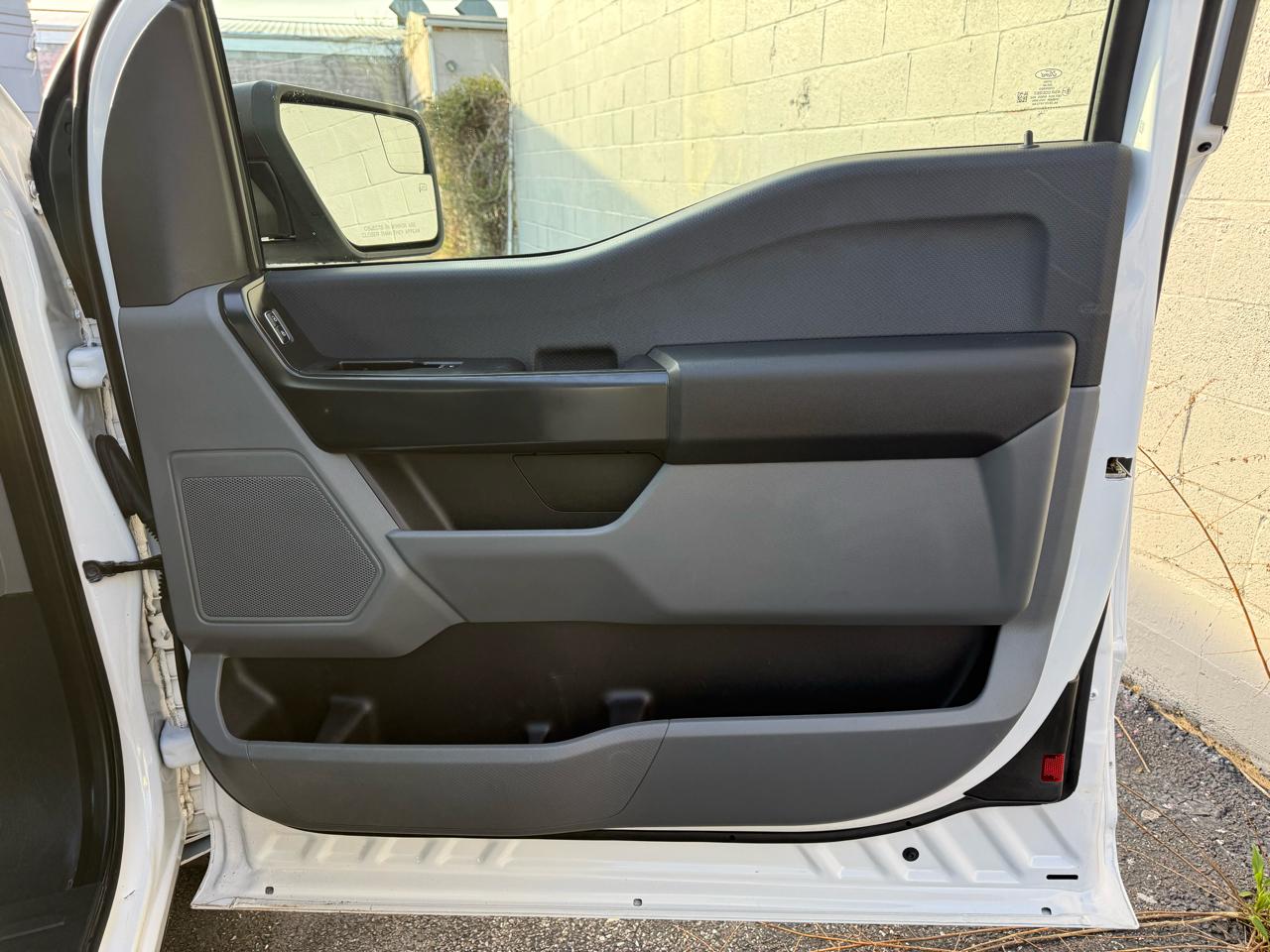 Ford F-150 XLT 4WD SuperCab 8' Box 2023