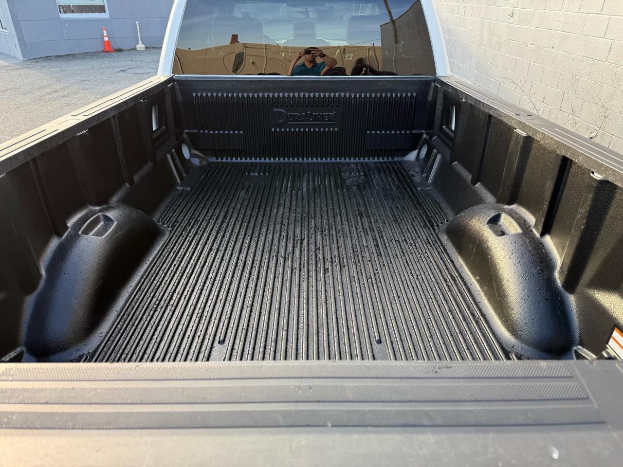 Ford F-150 XLT 4WD SuperCab 8' Box 2023