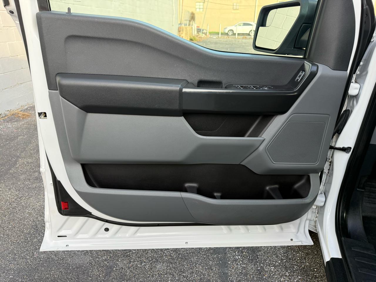 Ford F-150 XLT 4WD SuperCab 8' Box 2023