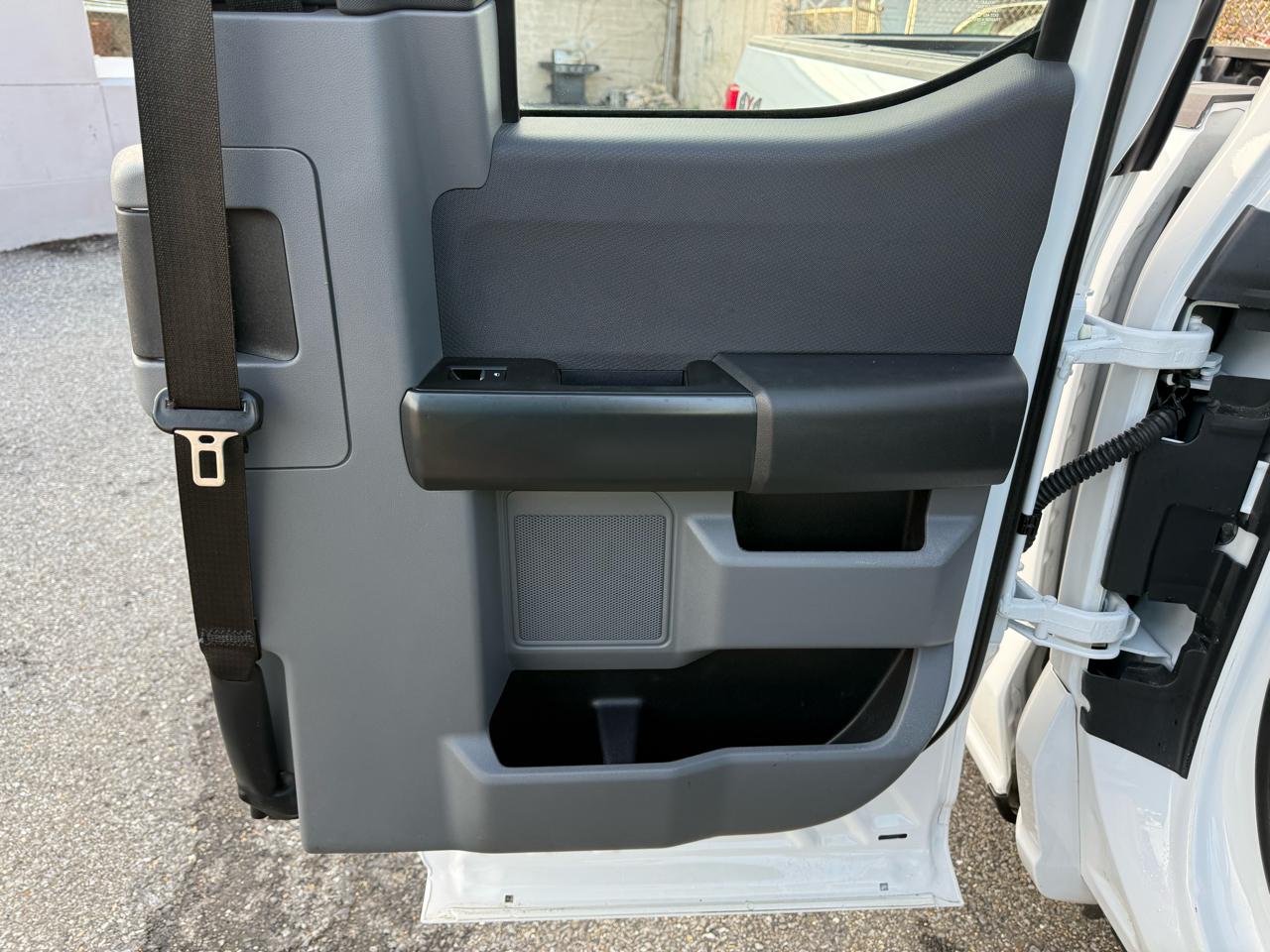 Ford F-150 XLT 4WD SuperCab 8' Box 2023