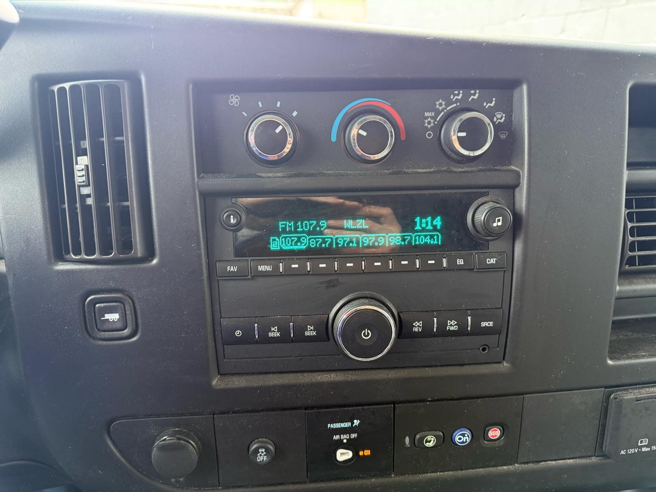 Chevrolet Express Cargo Van RWD 2500 135" 2021