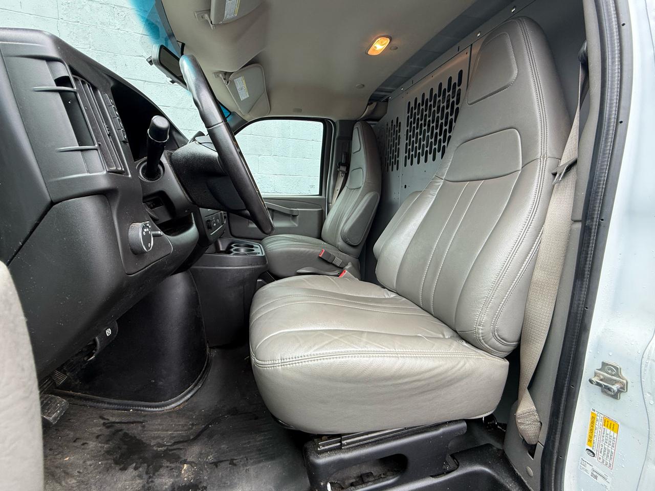 Chevrolet Express Cargo Van RWD 2500 135" 2021