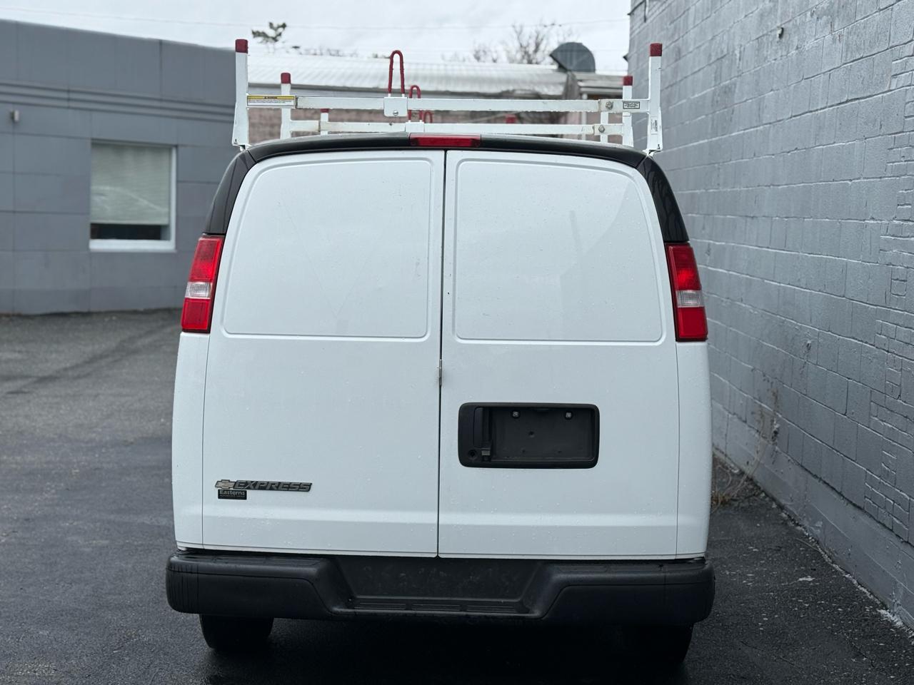 Chevrolet Express Cargo Van RWD 2500 135" 2021