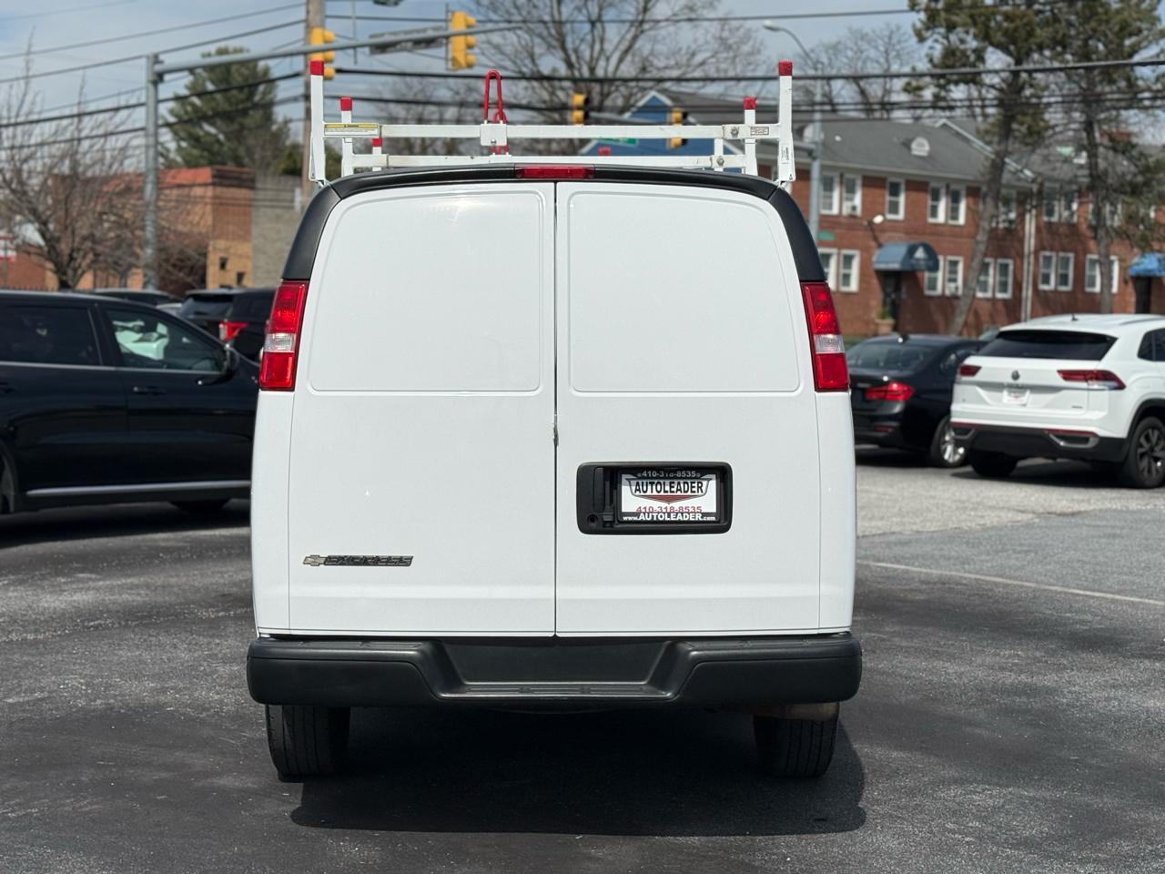 Chevrolet Express Cargo Van RWD 2500 135" 2021