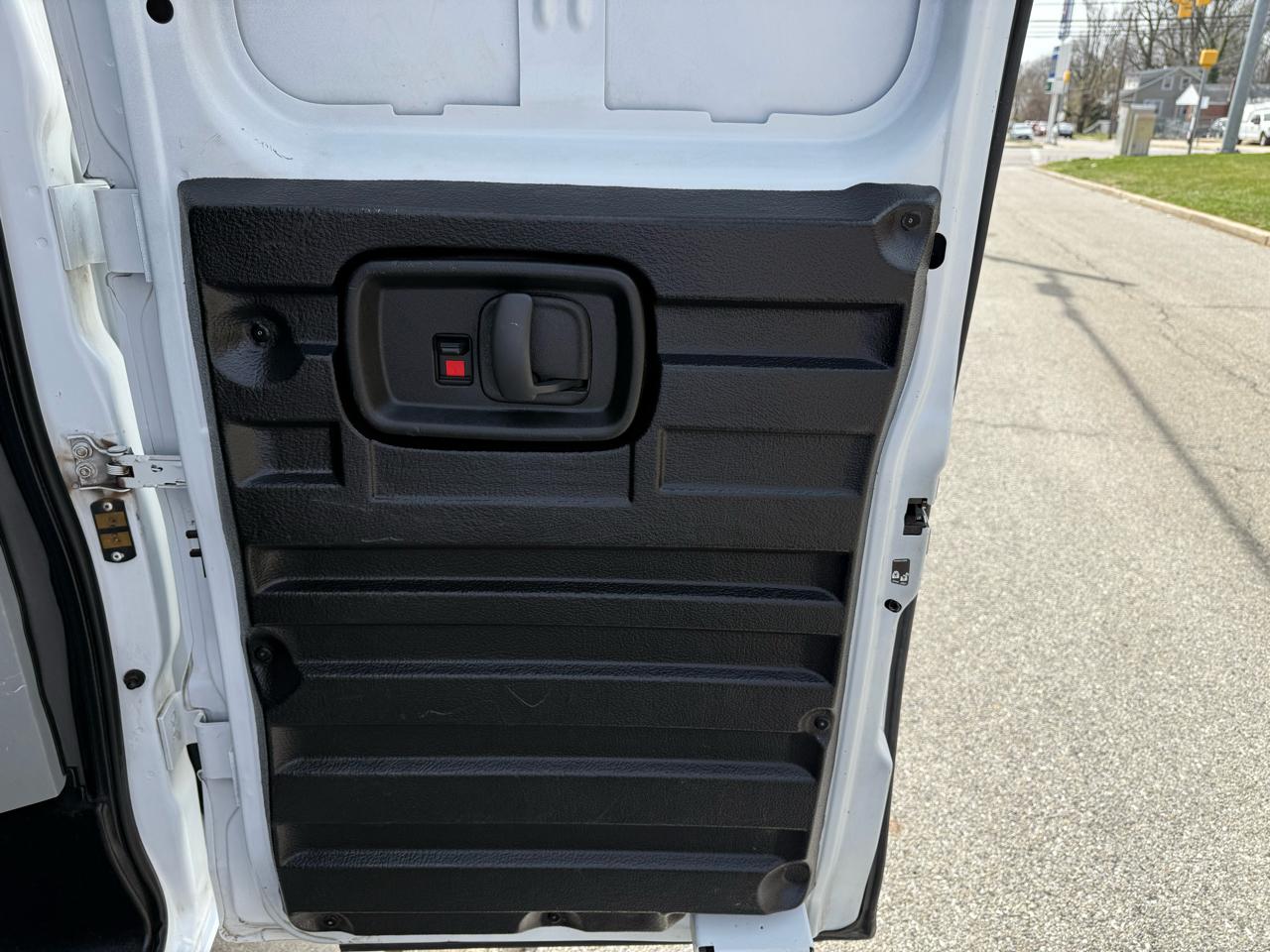 Chevrolet Express Cargo Van RWD 2500 135" 2021