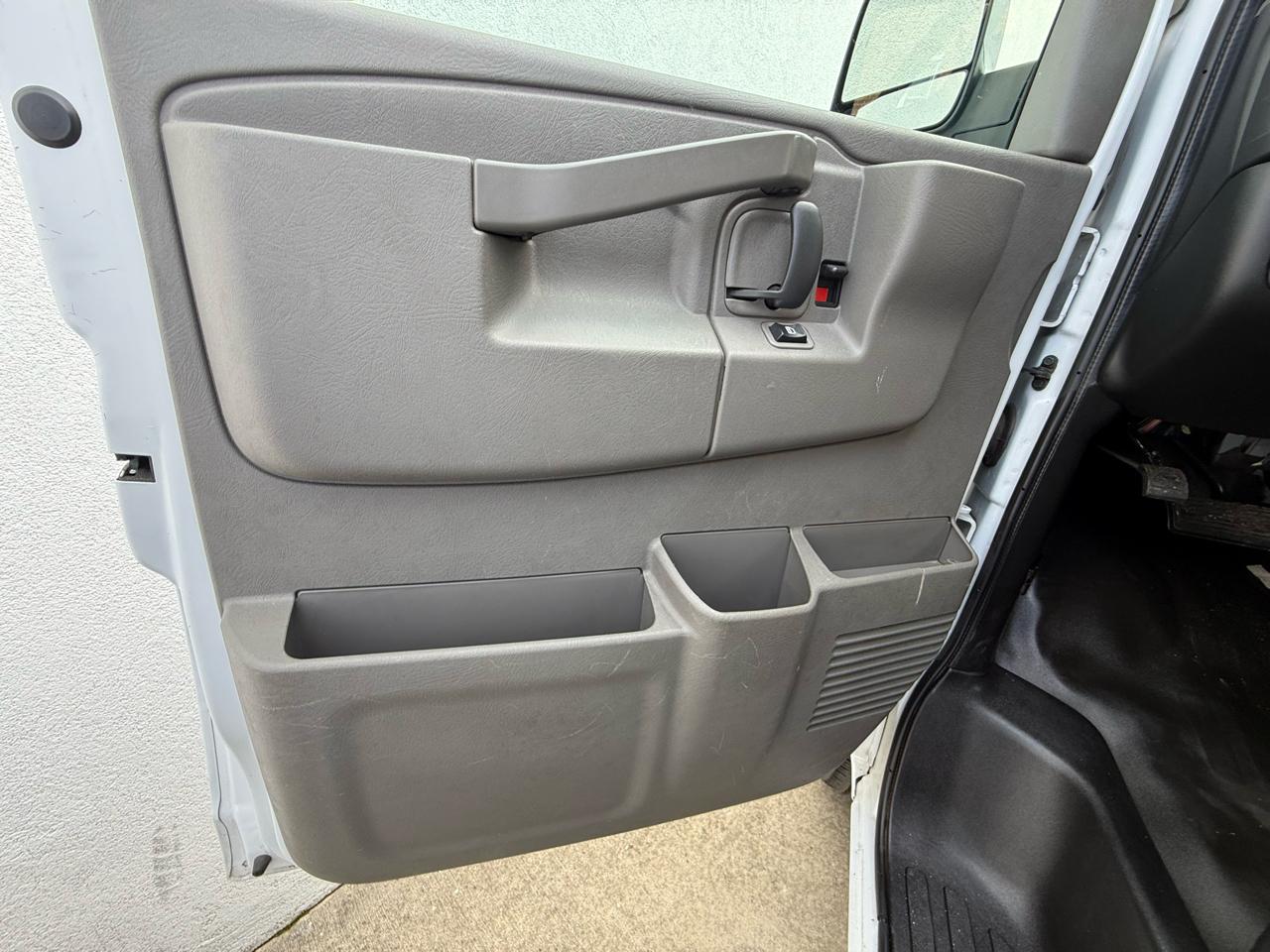 Chevrolet Express Cargo Van RWD 2500 135" 2021