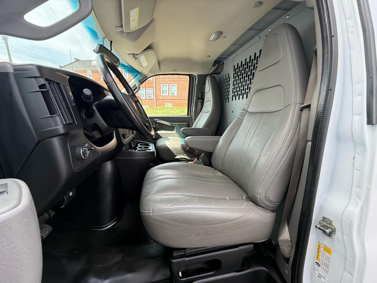 Chevrolet Express Cargo Van RWD 2500 135" 2021