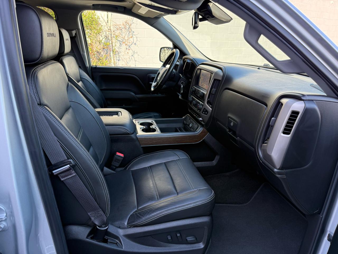 GMC Sierra 1500 4WD Crew Cab 143.5" Denali 2017