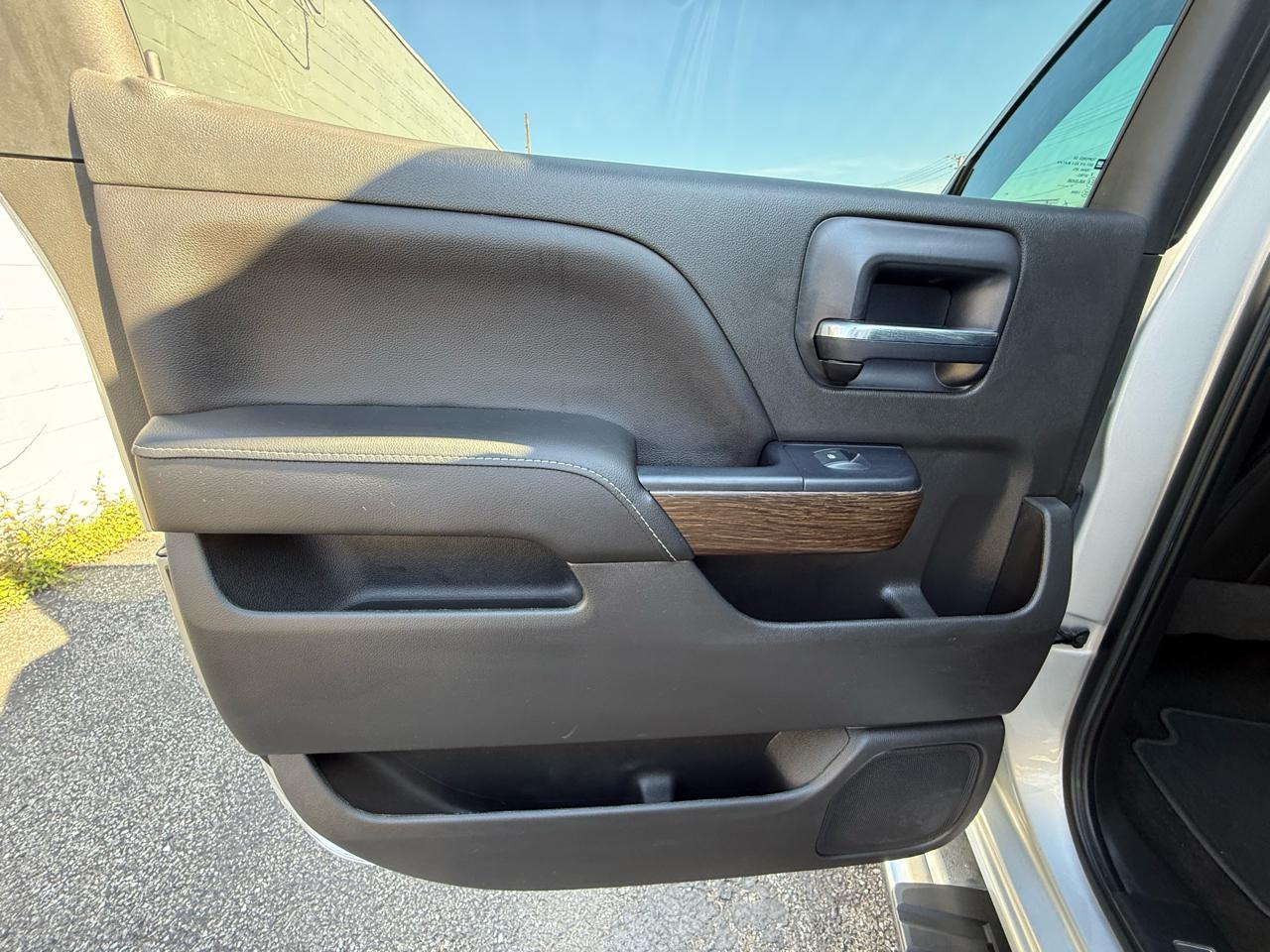 GMC Sierra 1500 4WD Crew Cab 143.5" Denali 2017