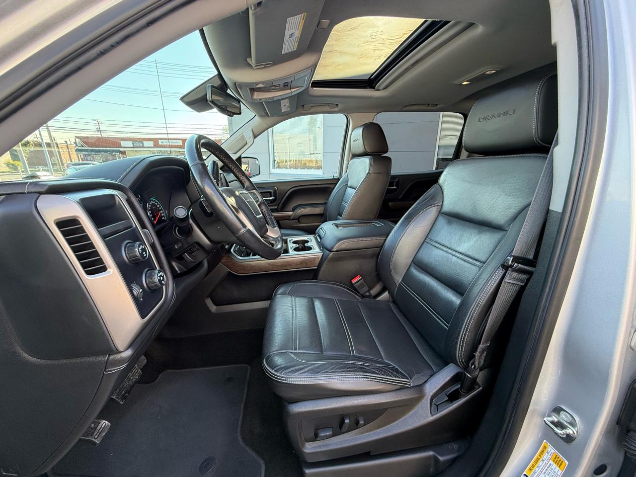 GMC Sierra 1500 4WD Crew Cab 143.5" Denali 2017