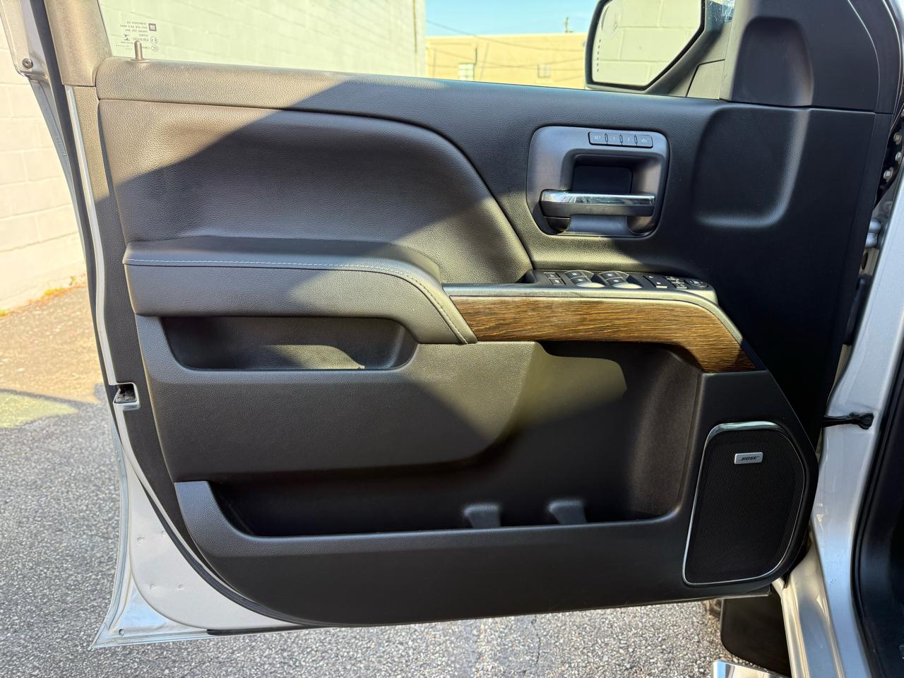 GMC Sierra 1500 4WD Crew Cab 143.5" Denali 2017