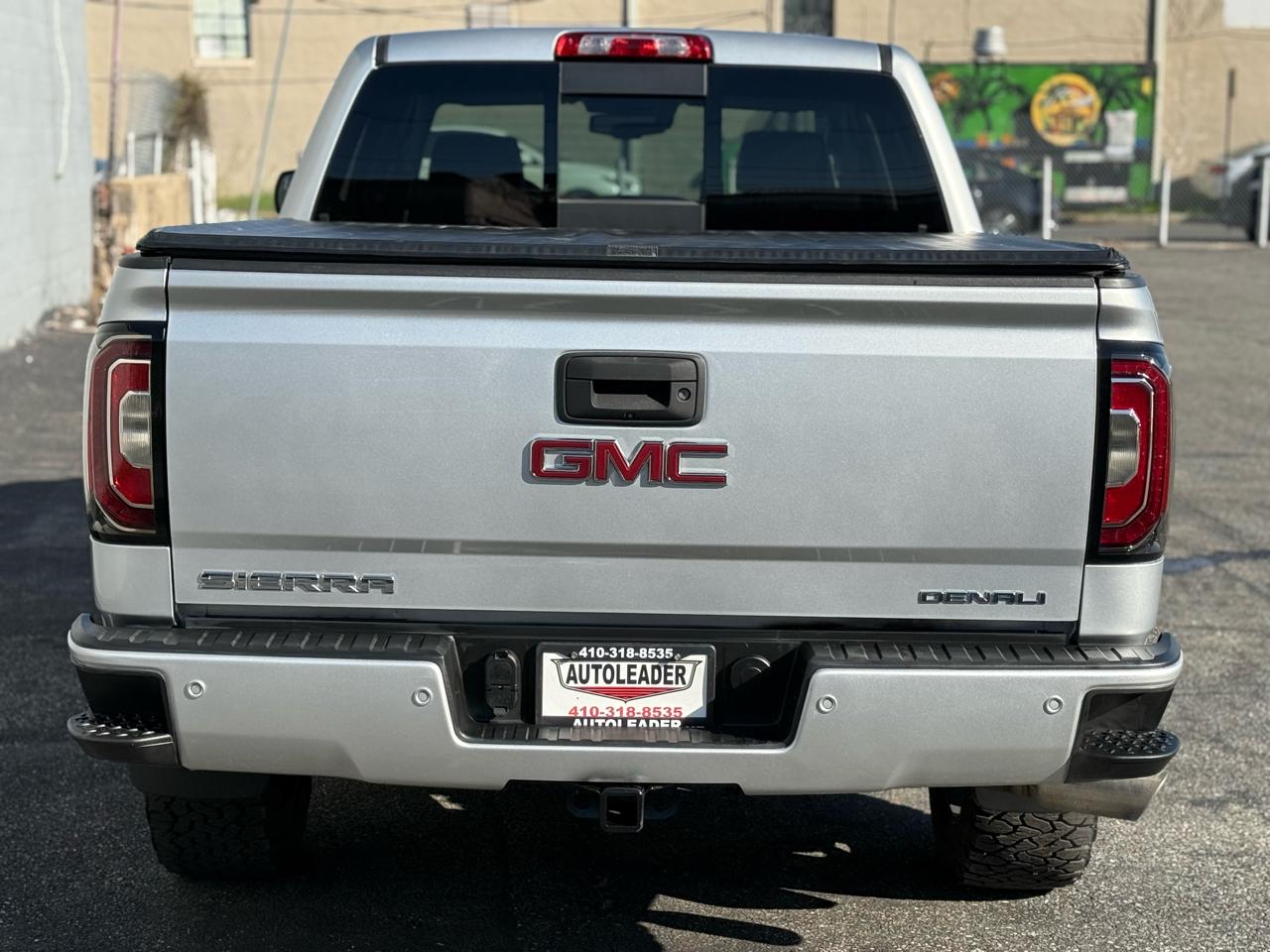 GMC Sierra 1500 4WD Crew Cab 143.5" Denali 2017