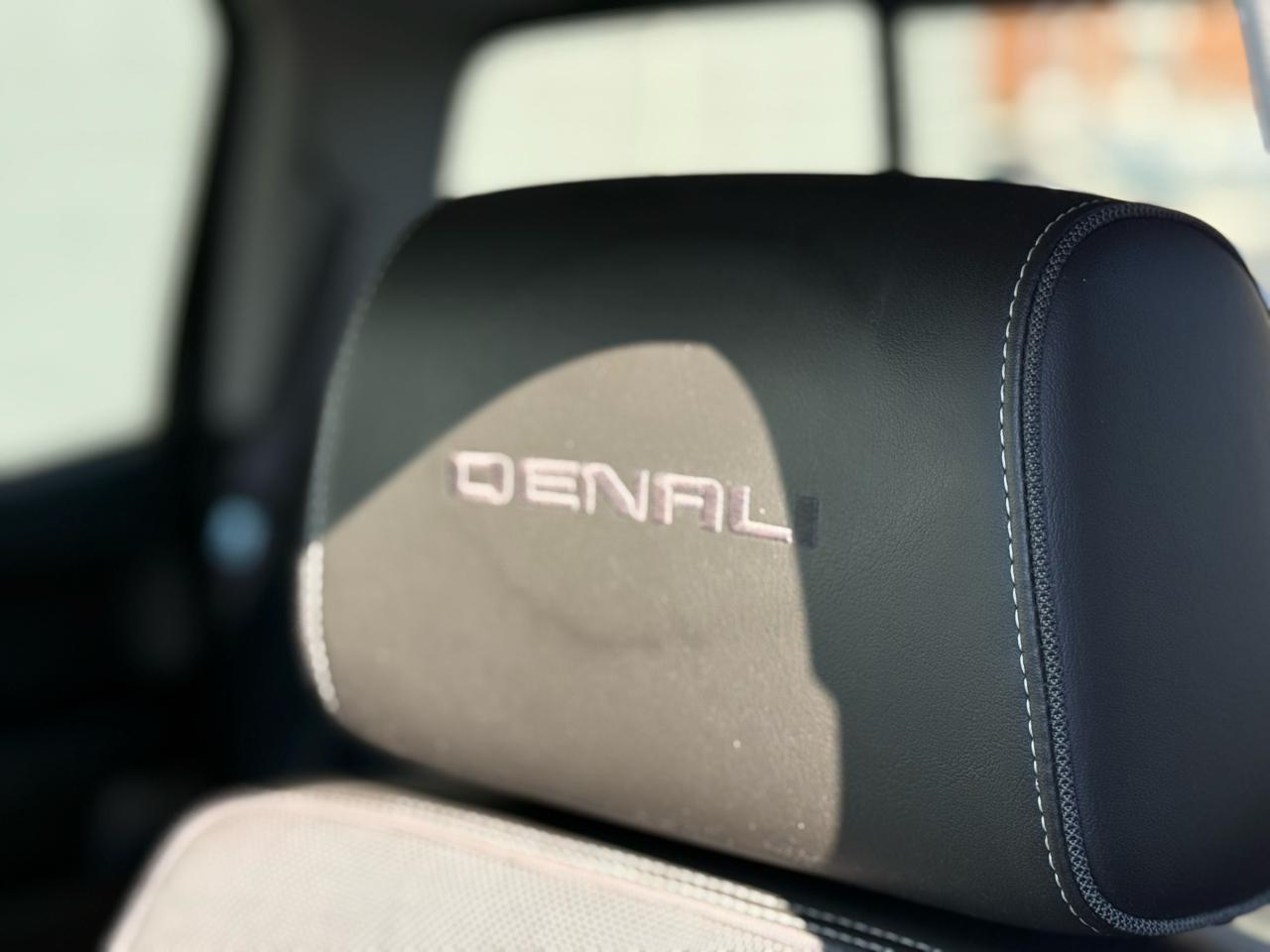 GMC Sierra 1500 4WD Crew Cab 143.5" Denali 2017