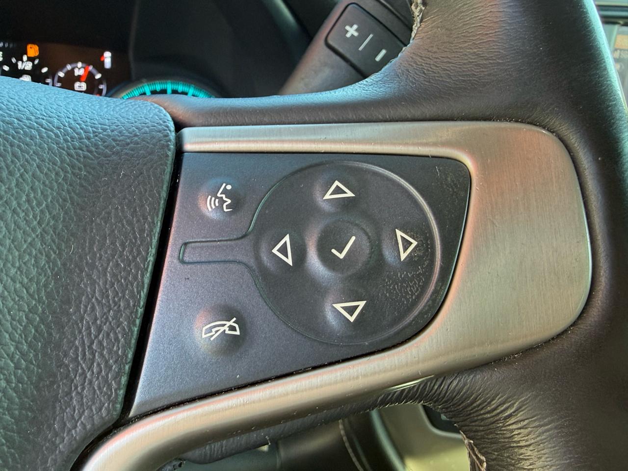 GMC Sierra 1500 4WD Crew Cab 143.5" Denali 2017