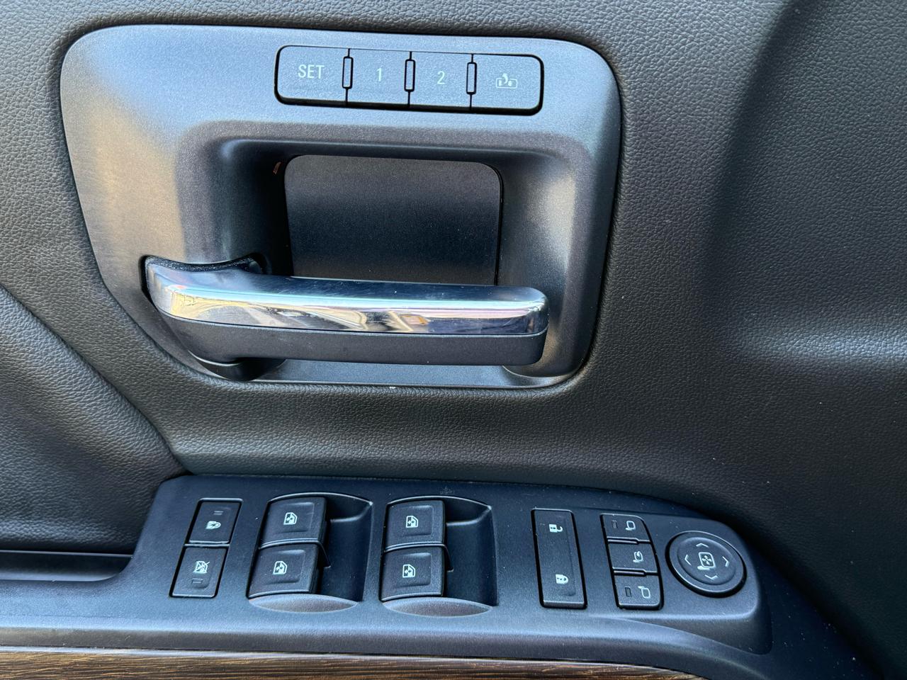 GMC Sierra 1500 4WD Crew Cab 143.5" Denali 2017