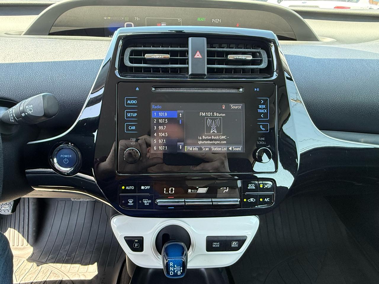 Toyota Prius 5dr HB Two (Natl) 2016