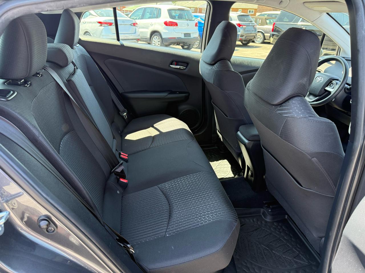 Toyota Prius 5dr HB Two (Natl) 2016