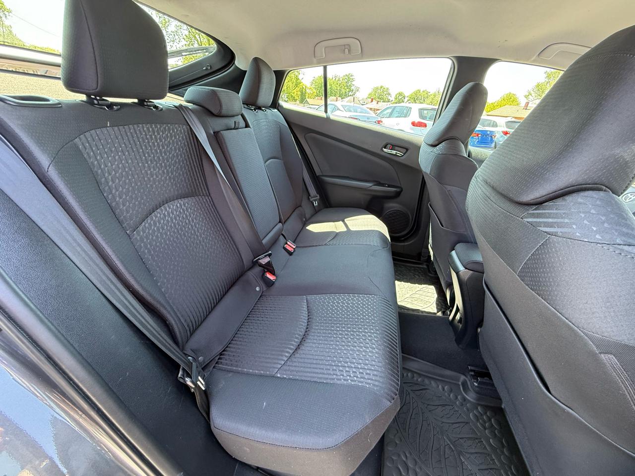 Toyota Prius 5dr HB Two (Natl) 2016