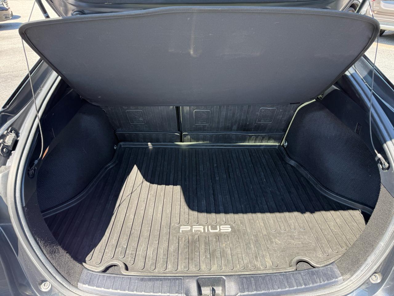 Toyota Prius 5dr HB Two (Natl) 2016