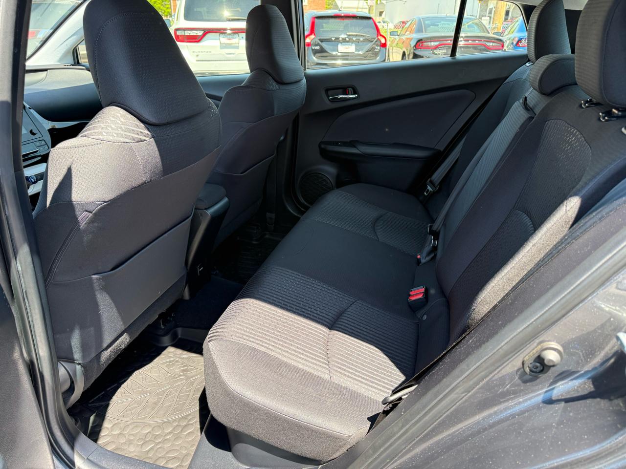 Toyota Prius 5dr HB Two (Natl) 2016