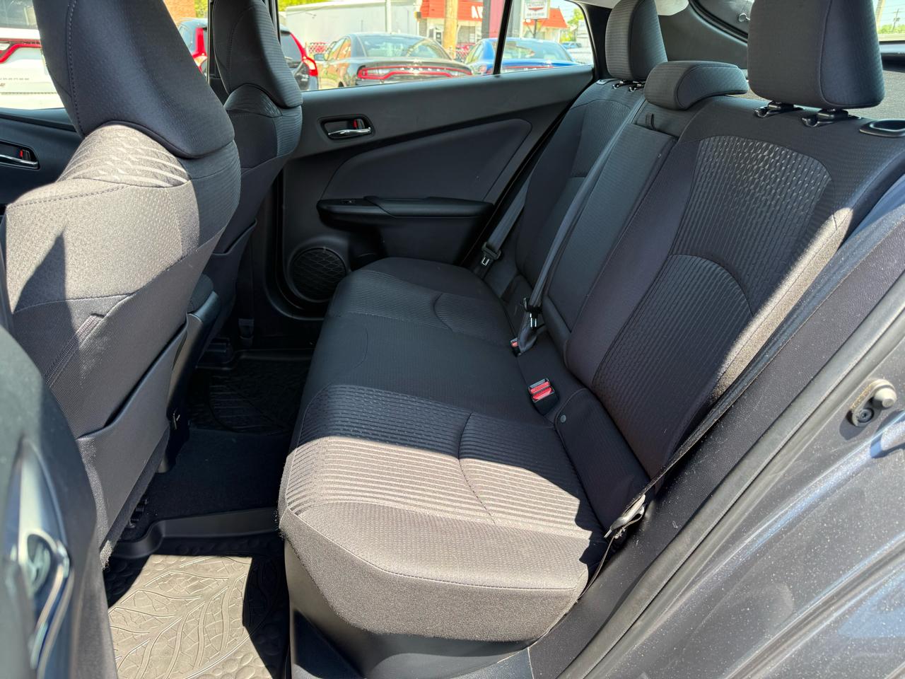 Toyota Prius 5dr HB Two (Natl) 2016