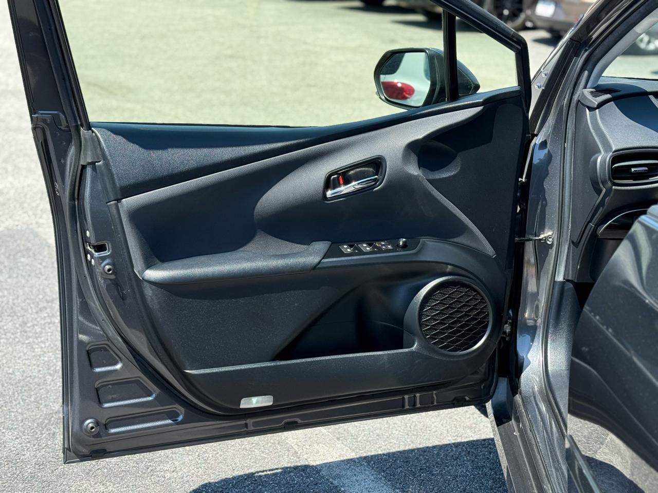 Toyota Prius 5dr HB Two (Natl) 2016