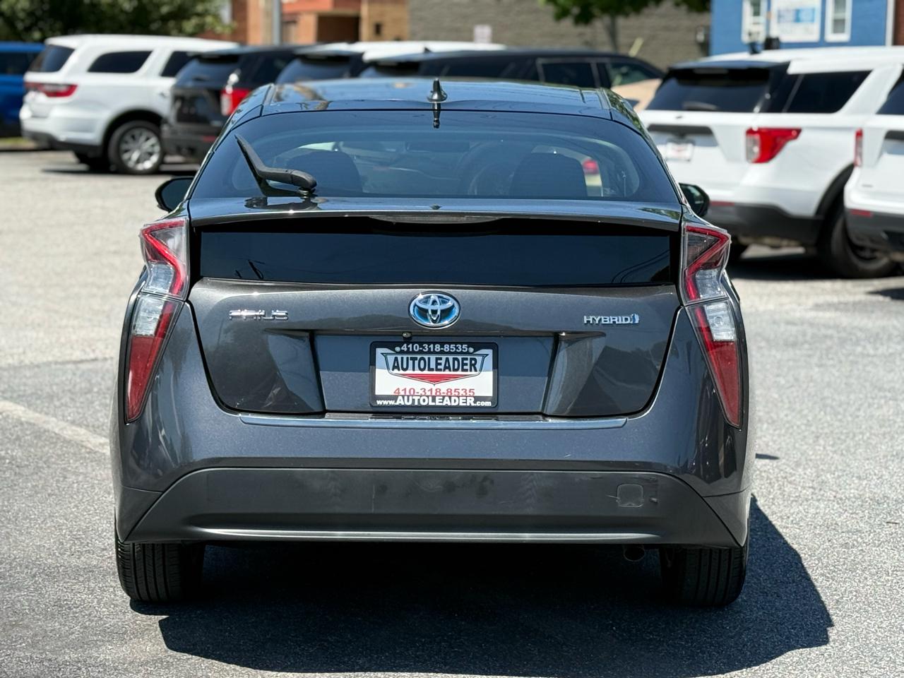 Toyota Prius 5dr HB Two (Natl) 2016