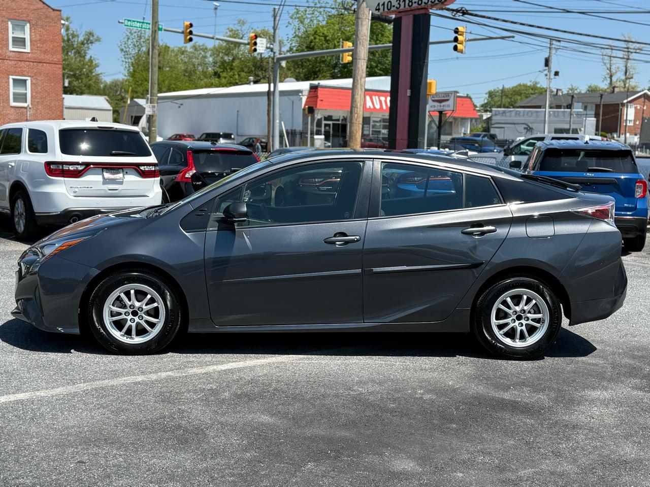 Toyota Prius 5dr HB Two (Natl) 2016