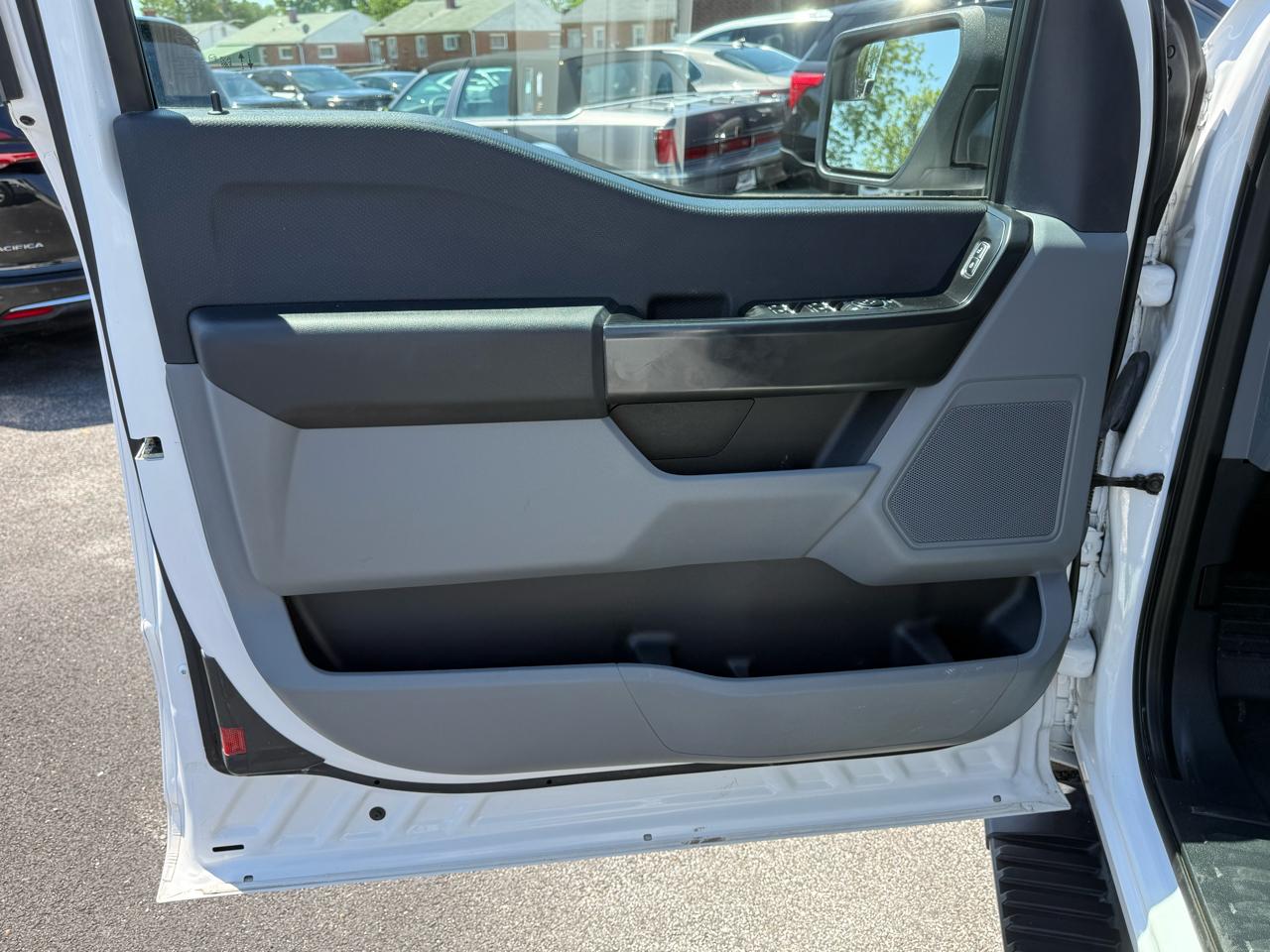 Ford F-150 XLT 4WD SuperCab 8' Box 2023