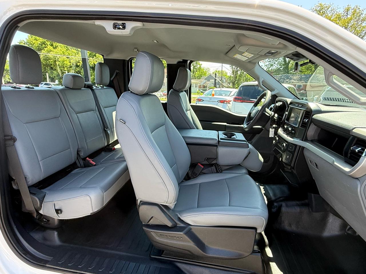 Ford F-150 XLT 4WD SuperCab 8' Box 2023