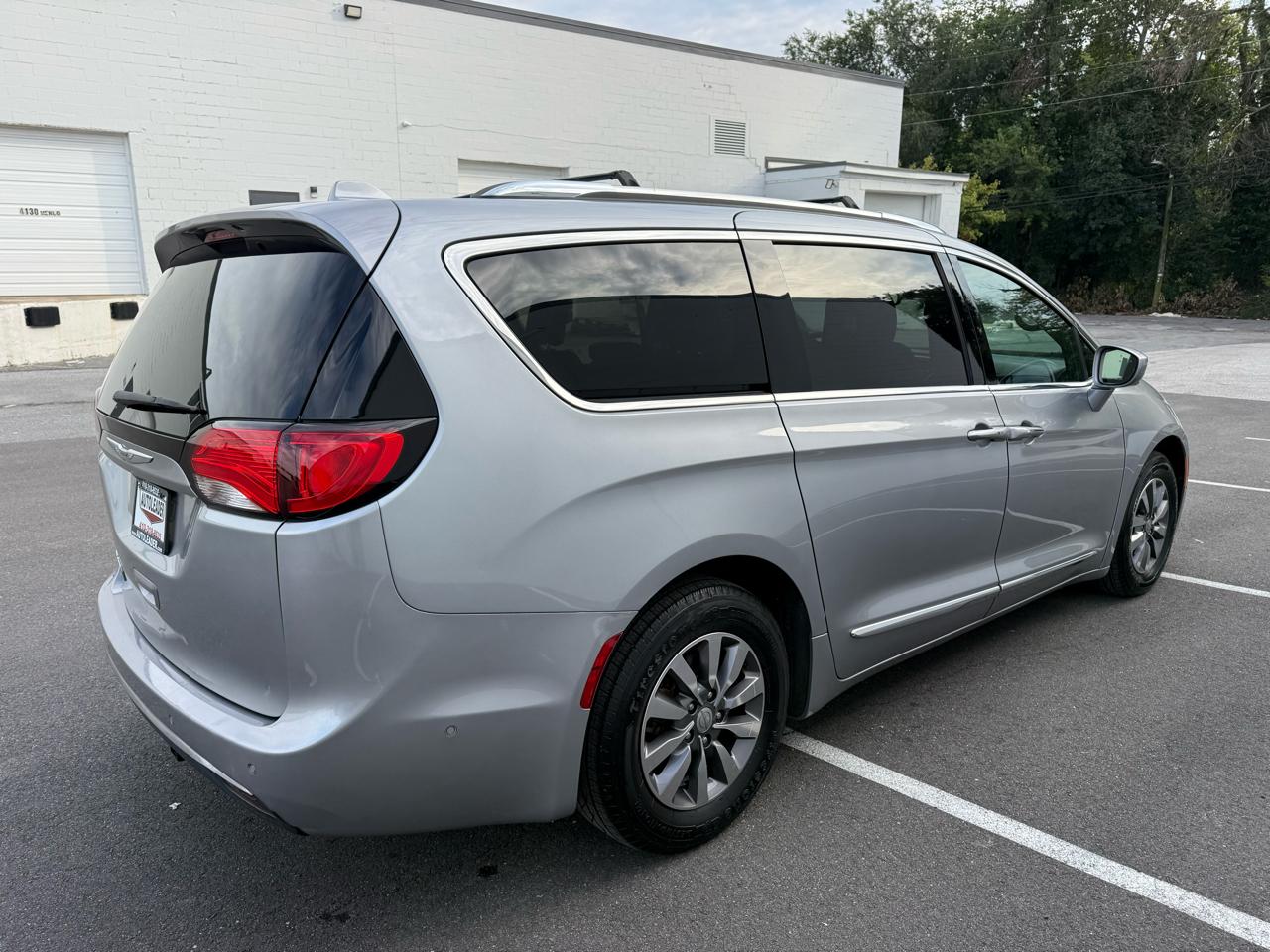 Chrysler Pacifica Touring L Plus 35th Anniversary FWD 2019
