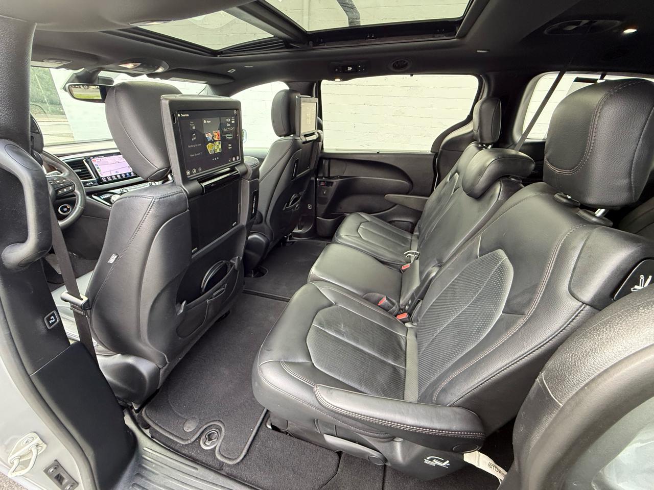 Chrysler Pacifica Touring L Plus 35th Anniversary FWD 2019