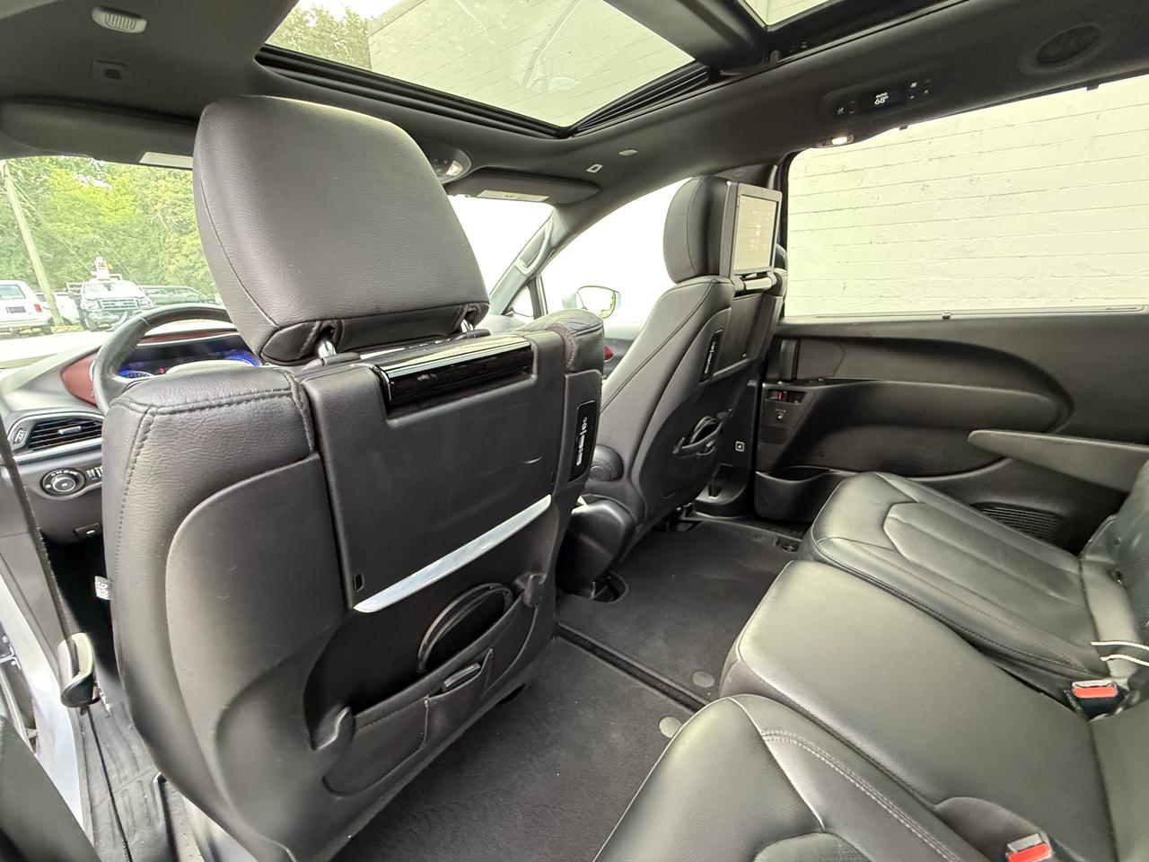 Chrysler Pacifica Touring L Plus 35th Anniversary FWD 2019