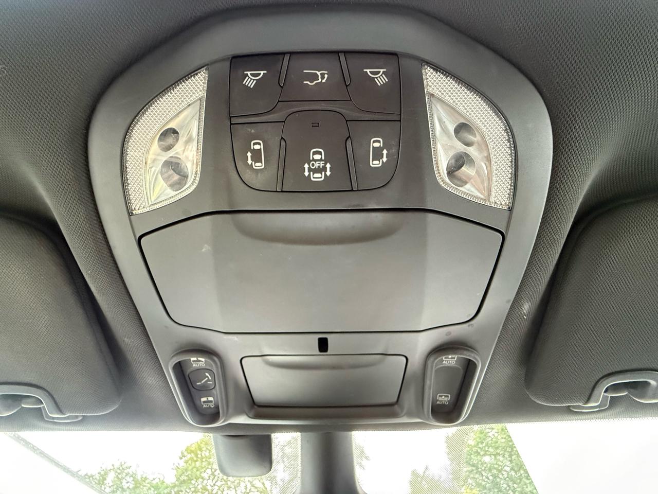 Chrysler Pacifica Touring L Plus 35th Anniversary FWD 2019