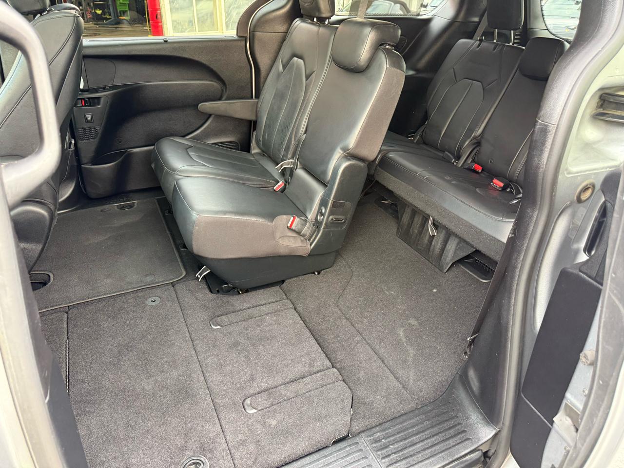 Chrysler Pacifica Touring L Plus 35th Anniversary FWD 2019
