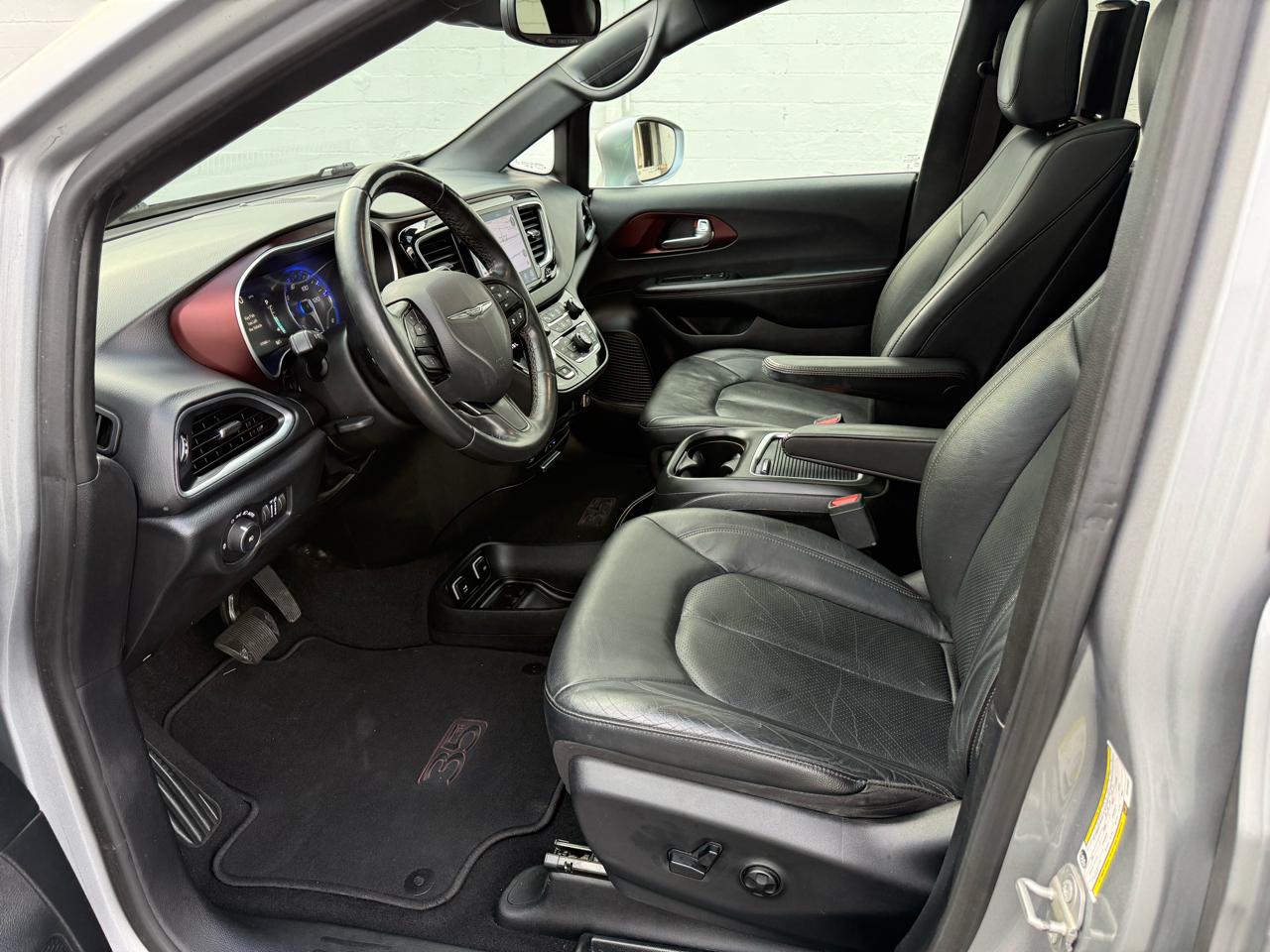 Chrysler Pacifica Touring L Plus 35th Anniversary FWD 2019