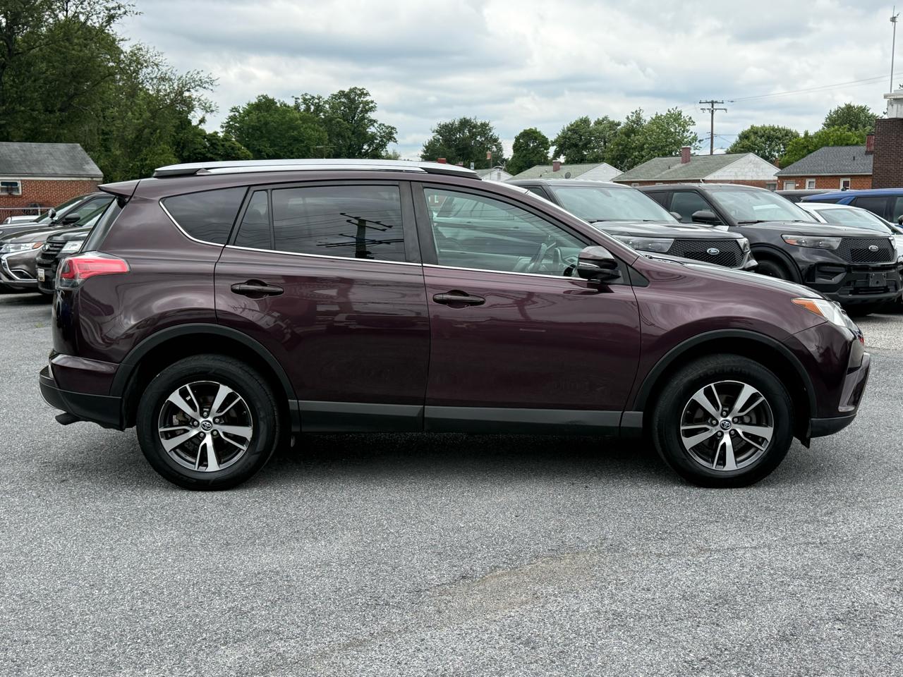 Toyota RAV4 AWD 4dr XLE (Natl) 2016