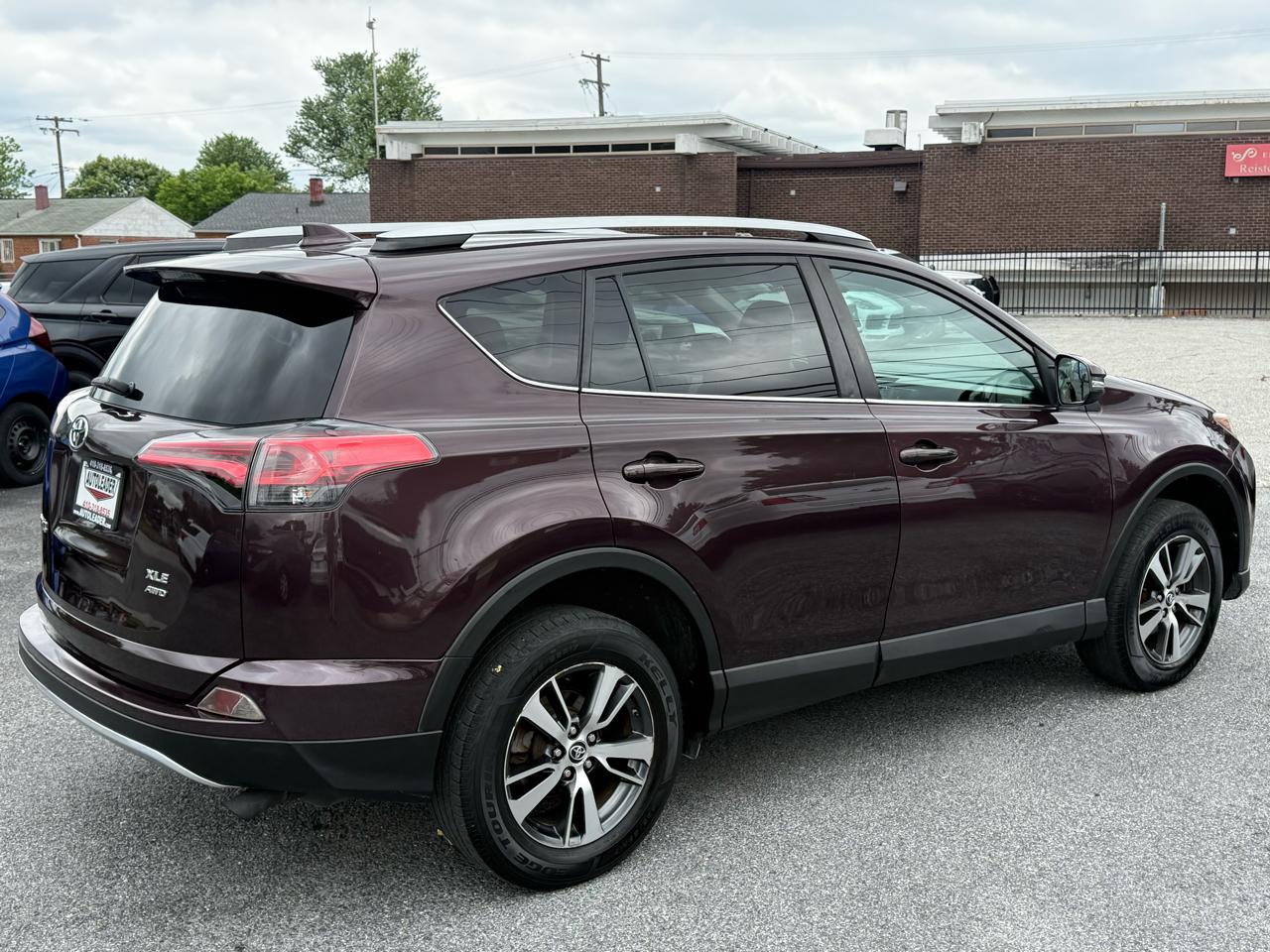 Toyota RAV4 AWD 4dr XLE (Natl) 2016