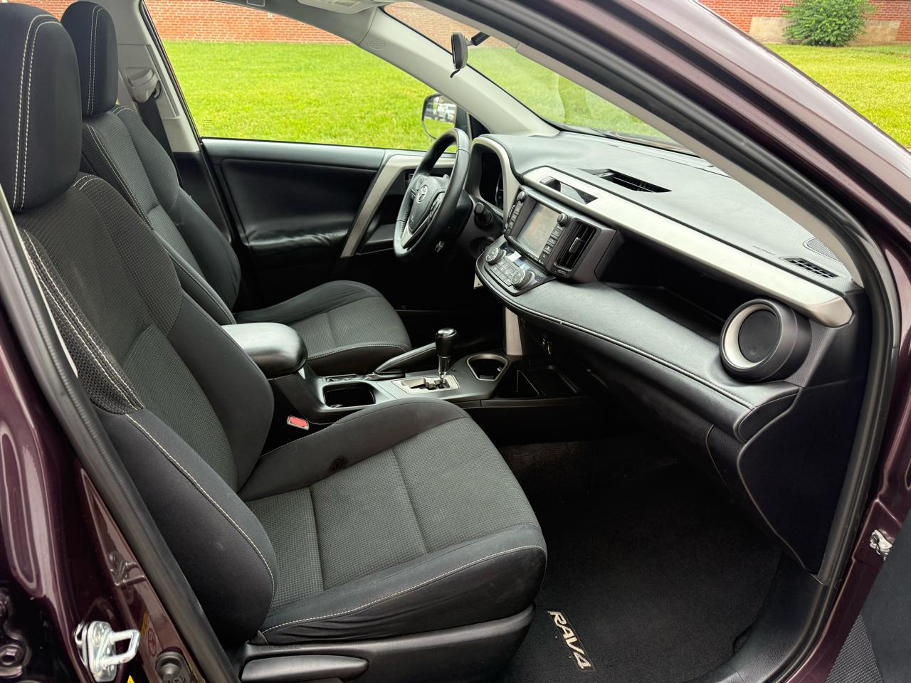 Toyota RAV4 AWD 4dr XLE (Natl) 2016