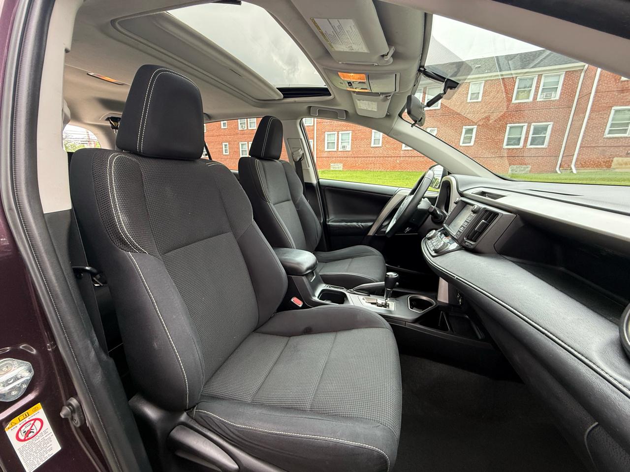 Toyota RAV4 AWD 4dr XLE (Natl) 2016