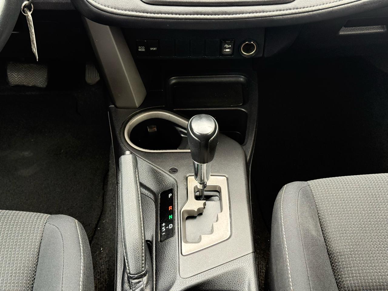 Toyota RAV4 AWD 4dr XLE (Natl) 2016