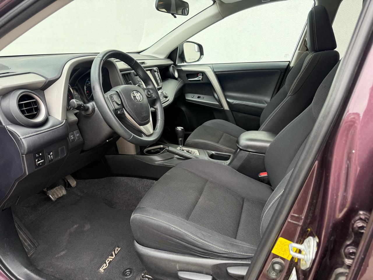Toyota RAV4 AWD 4dr XLE (Natl) 2016