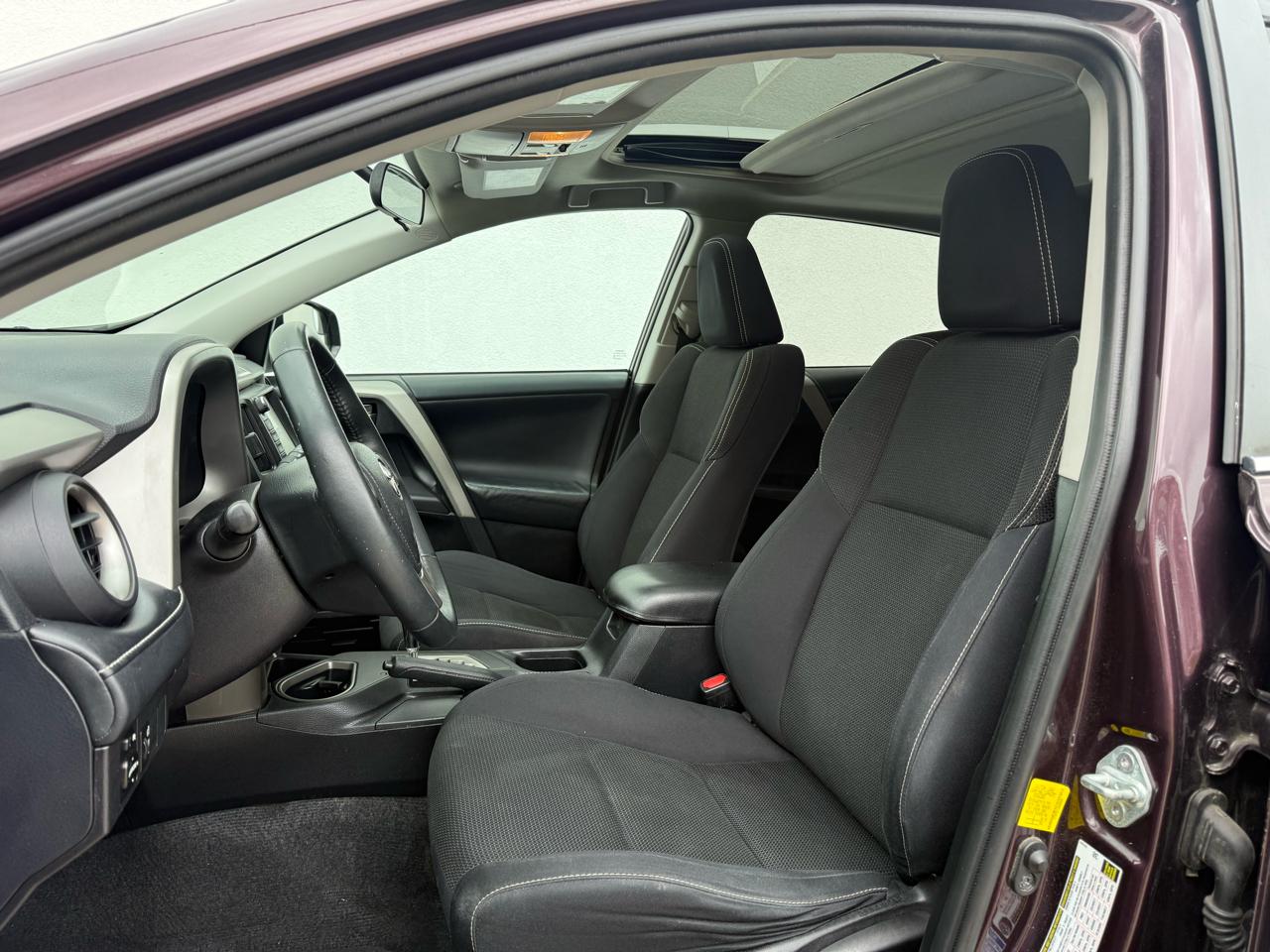 Toyota RAV4 AWD 4dr XLE (Natl) 2016