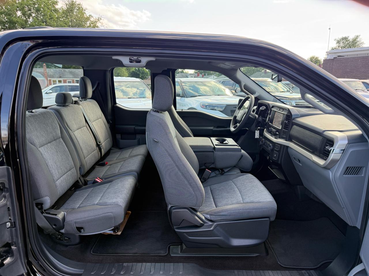 Ford F-150 XL 2WD SuperCab 8' Box 2021