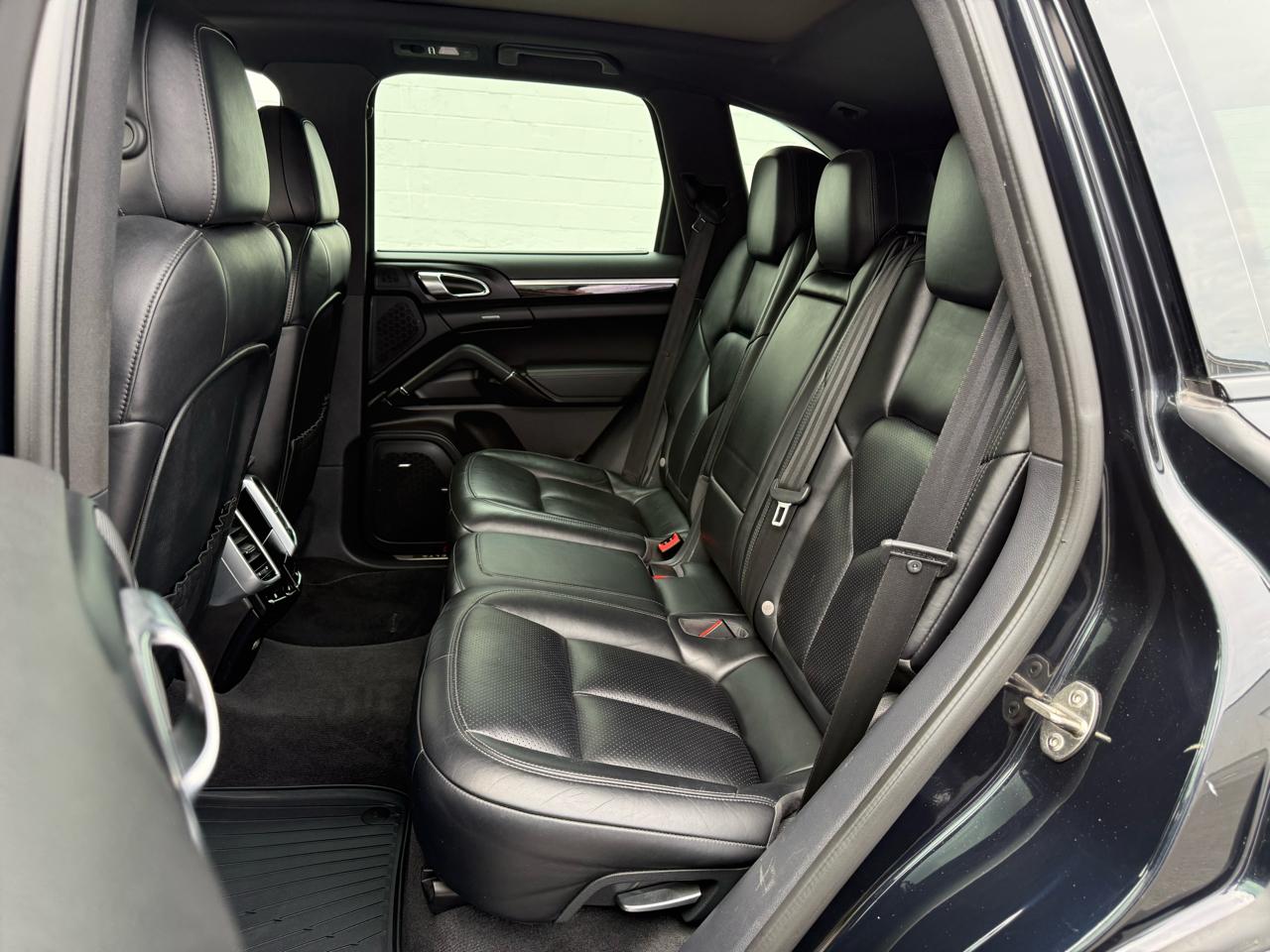 Porsche Cayenne AWD 4dr S E-Hybrid 2016