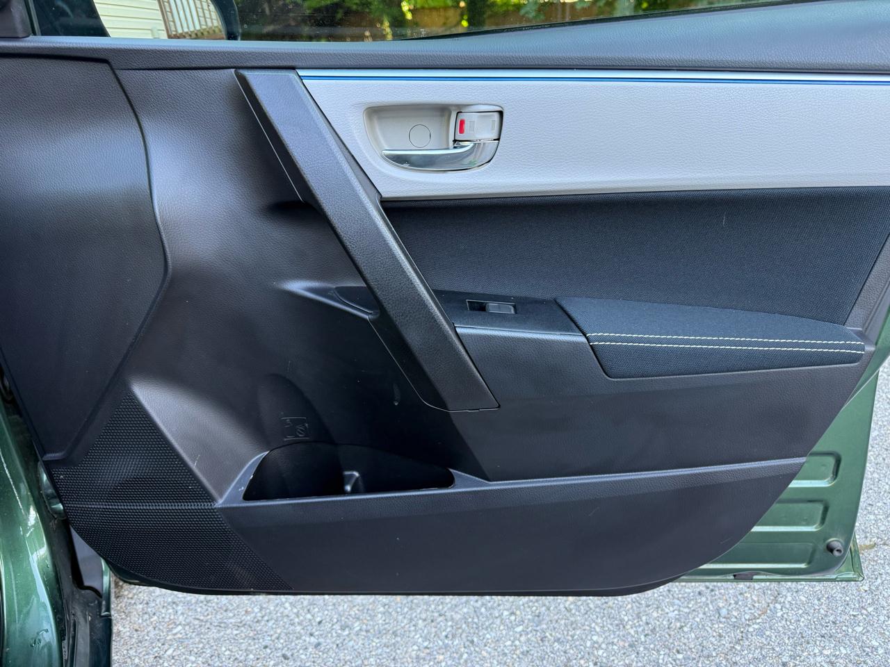 Toyota Corolla 4dr Sdn CVT LE ECO (Natl) 2016