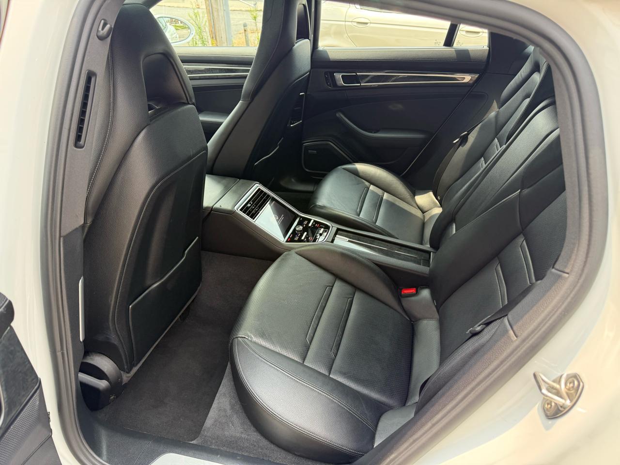 Porsche Panamera 4 AWD 2018