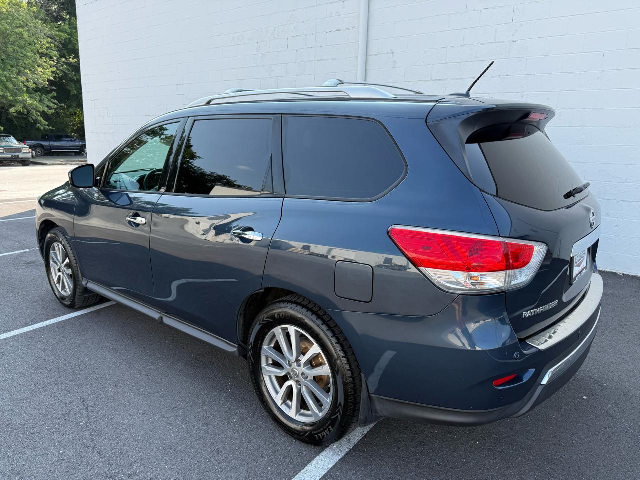 Nissan Pathfinder 4WD 4dr SV *Ltd Avail* 2015
