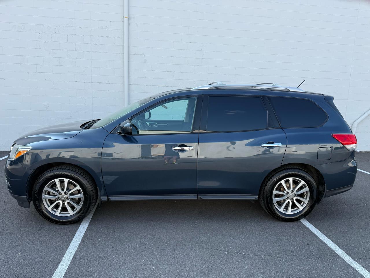 Nissan Pathfinder 4WD 4dr SV *Ltd Avail* 2015
