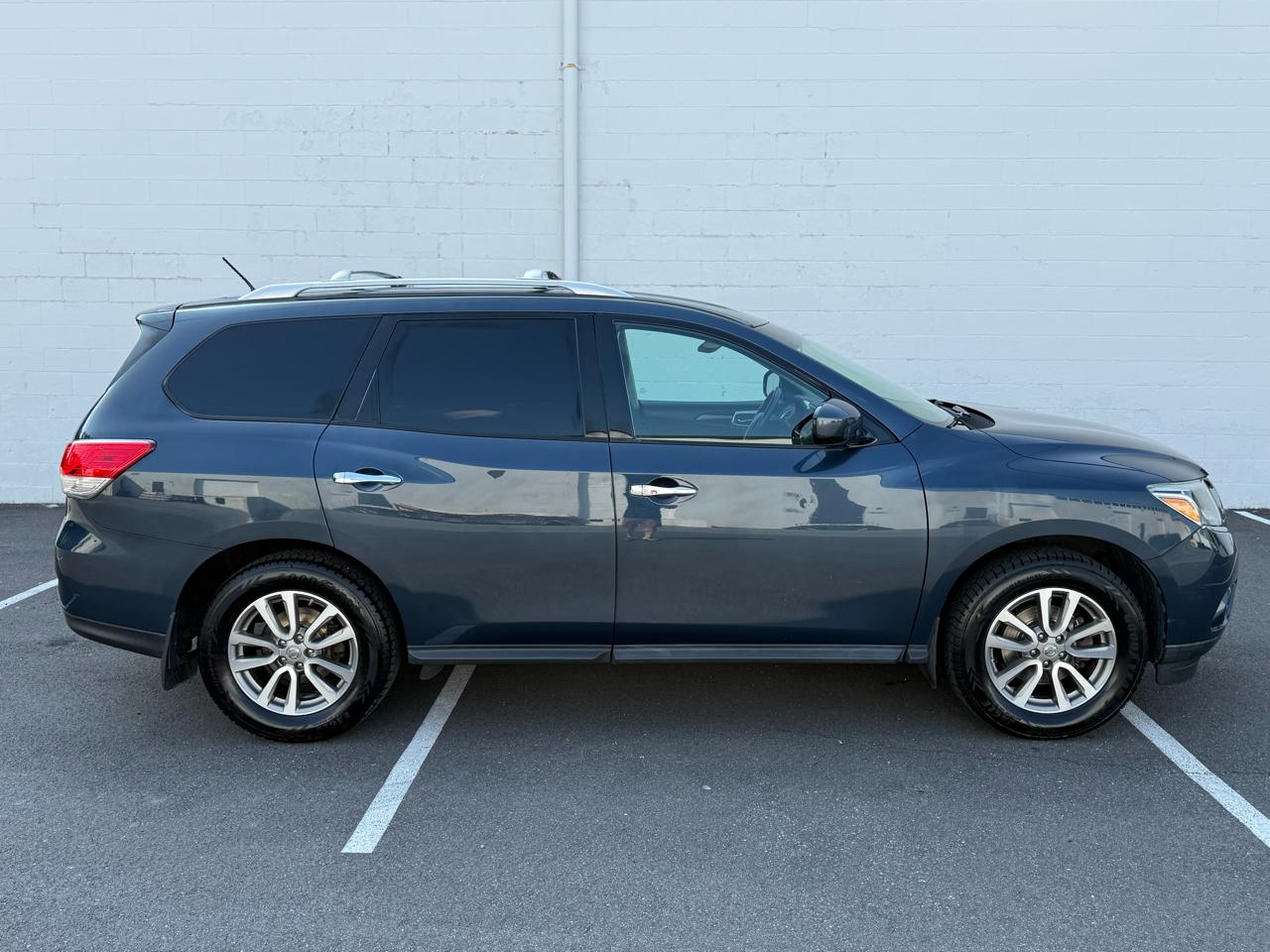 Nissan Pathfinder 4WD 4dr SV *Ltd Avail* 2015
